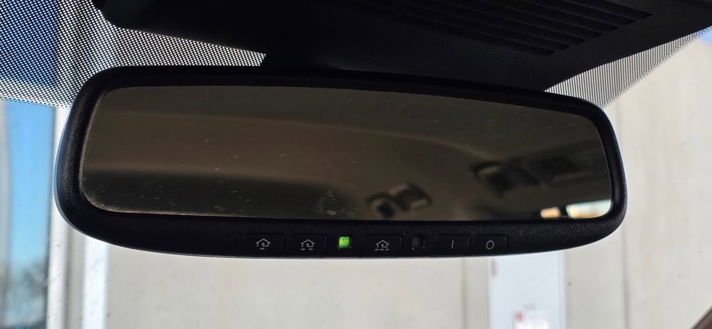 Used 2024 Nissan Armada SL w/ Captain's Chairs Package image 33