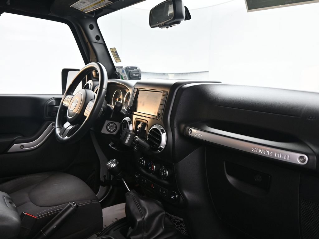 Used 2013 Jeep Wrangler Unlimited Sahara w/ Dual Top Group image 12