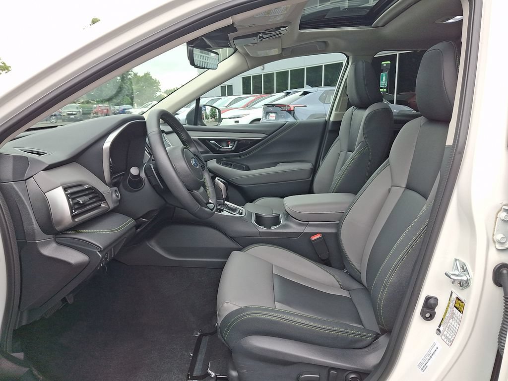 Used 2025 Subaru Outback Onyx Edition AWD/4WD image 12