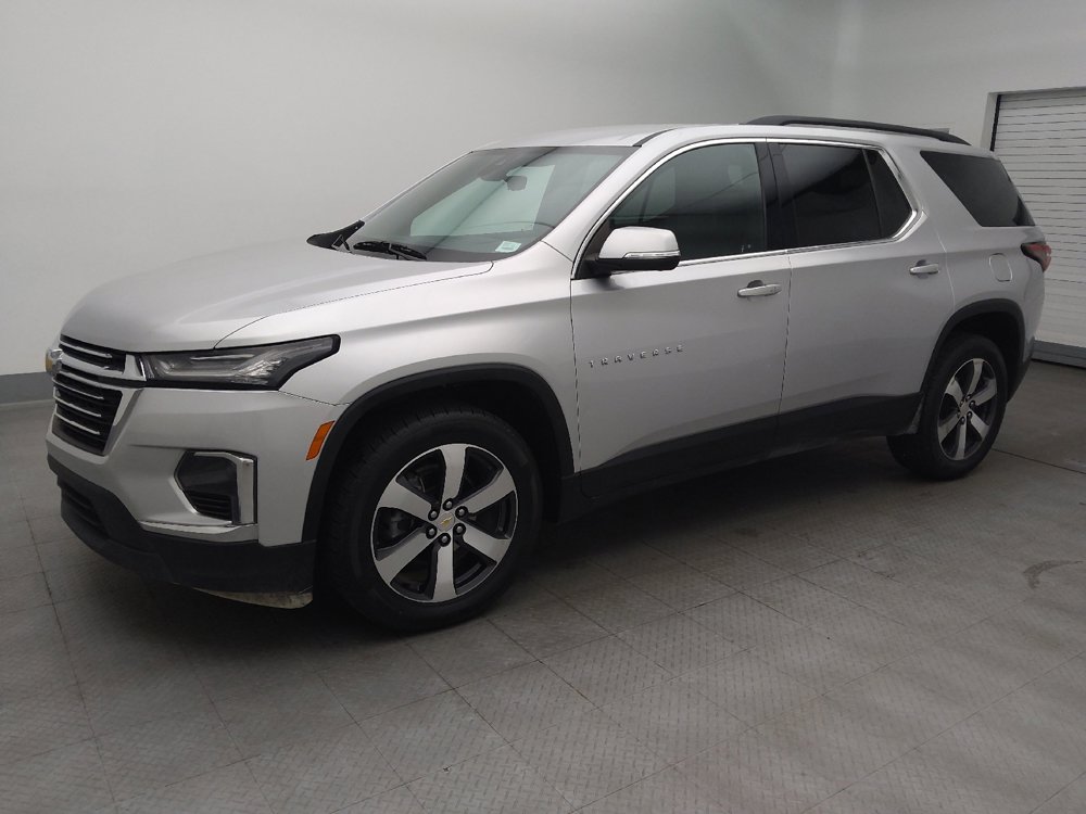 Used 2022 Chevrolet Traverse LT w/ LT Premium Package image 2
