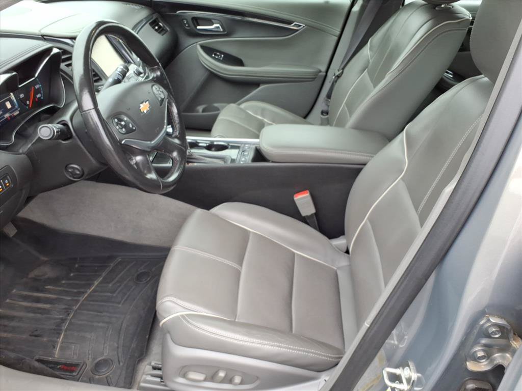 Used 2017 Chevrolet Impala Premier w/ Enhanced Convenience Package FWD image 5