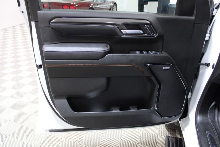 Used 2024 GMC Sierra 2500 AT4 w/ AT4 Premium Plus Package image 17