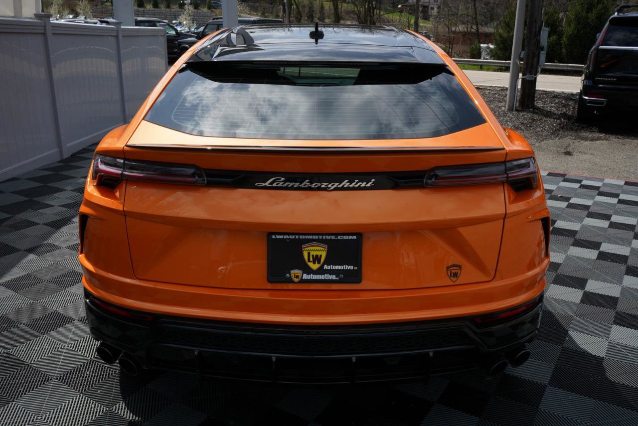 Used 2022 Lamborghini Urus AWD/4WD image 10