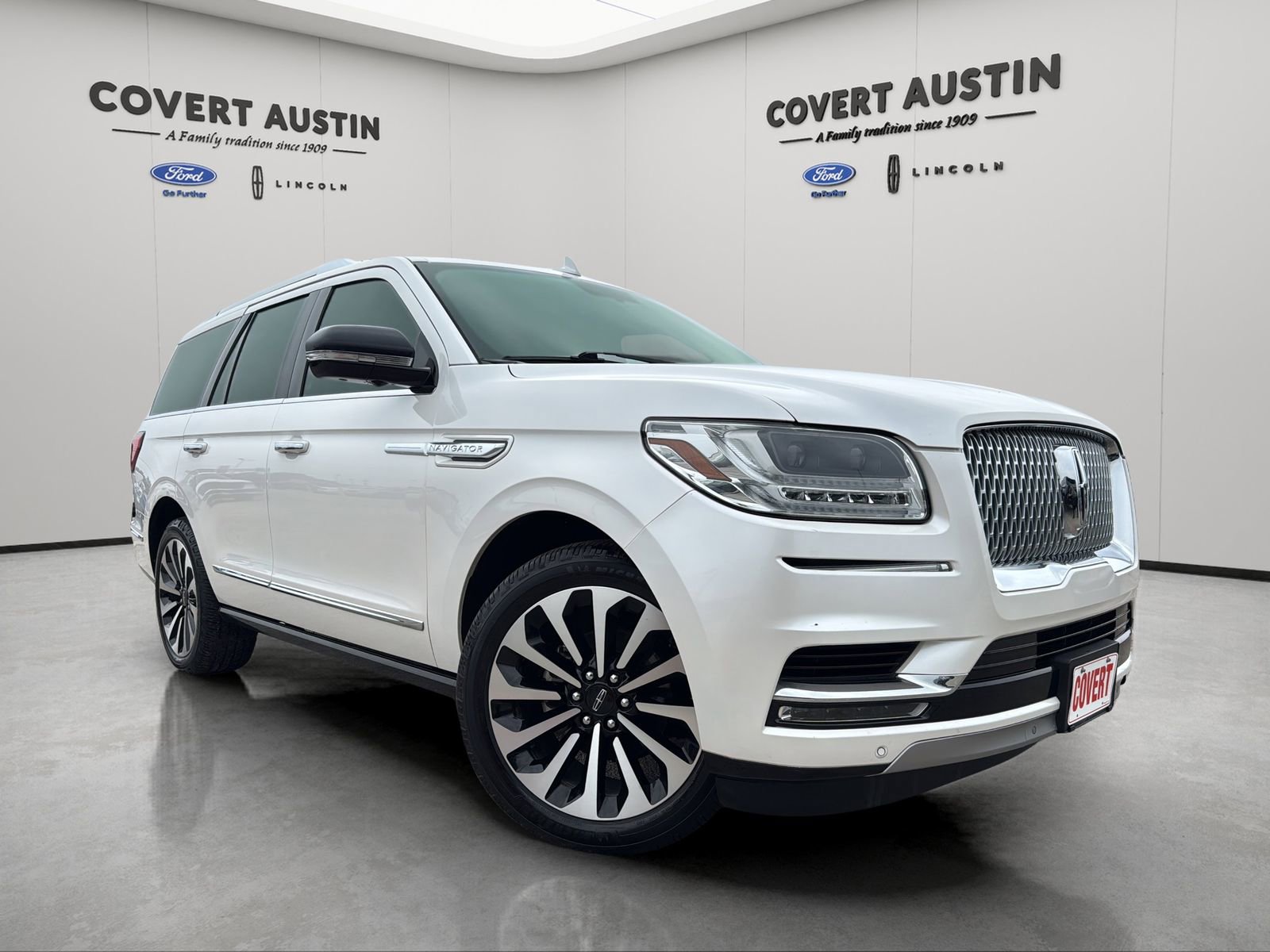 Used 2018 Lincoln Navigator Select AWD/4WD image 8