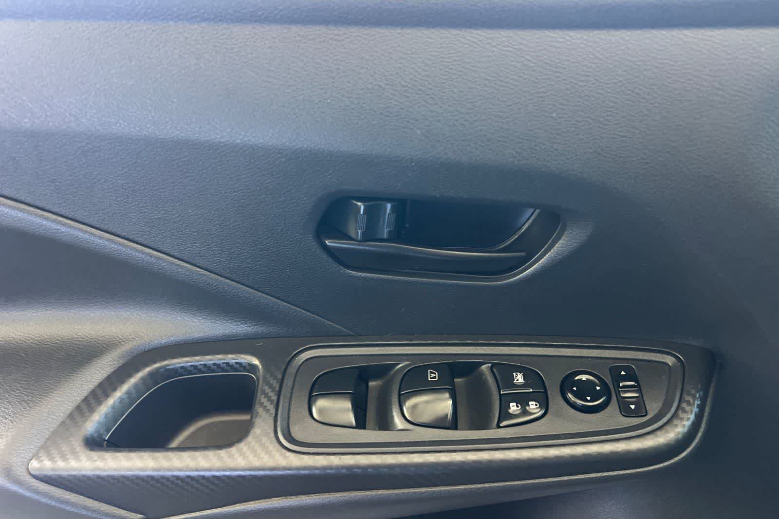 Used 2022 Nissan Versa S FWD image 13