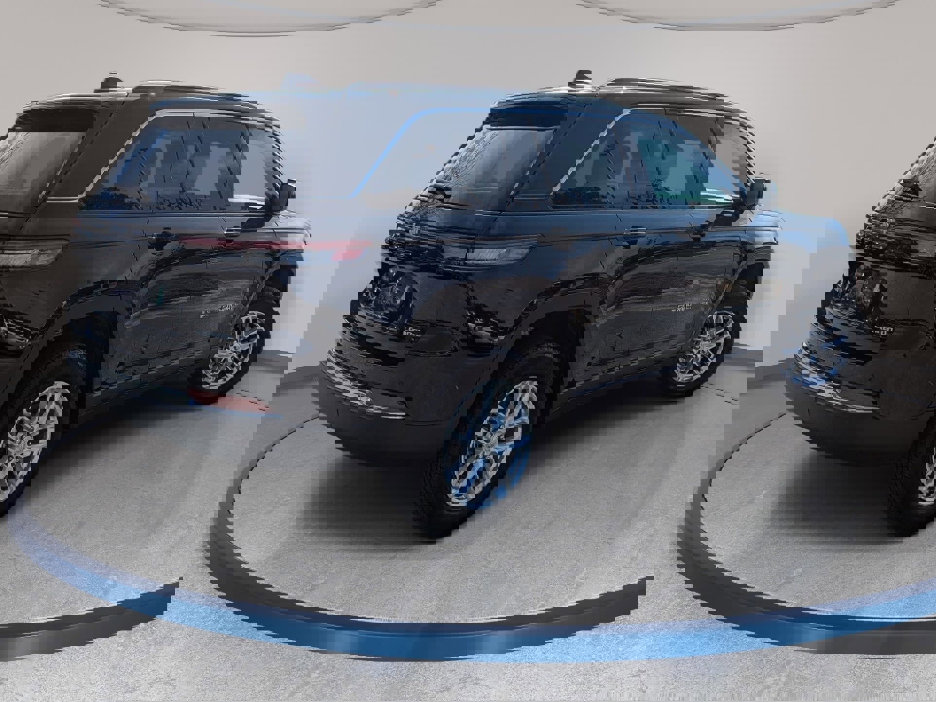 Certified 2025 Jeep Grand Cherokee Laredo X w/ Luxury Tech Group I image 5