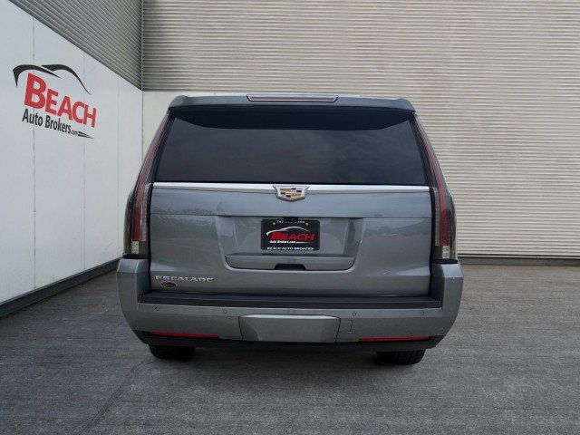 Used 2020 Cadillac Escalade ESV Premium Luxury AWD/4WD image 17