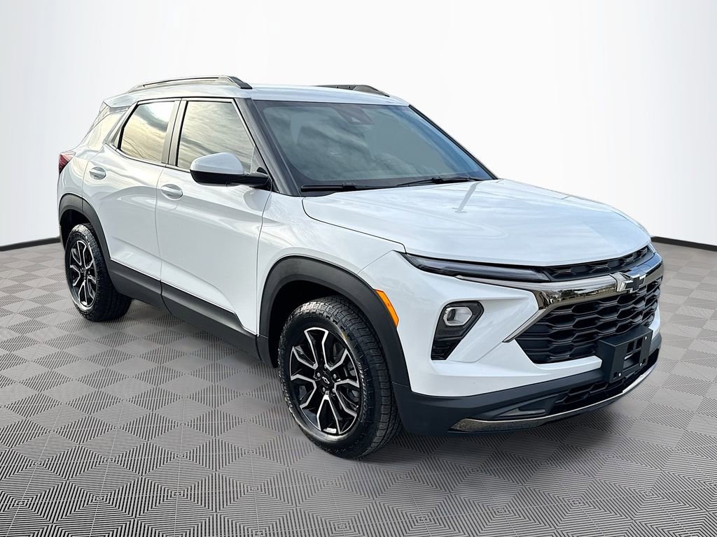 Used 2024 Chevrolet TrailBlazer ACTIV w/ Convenience Package image 3