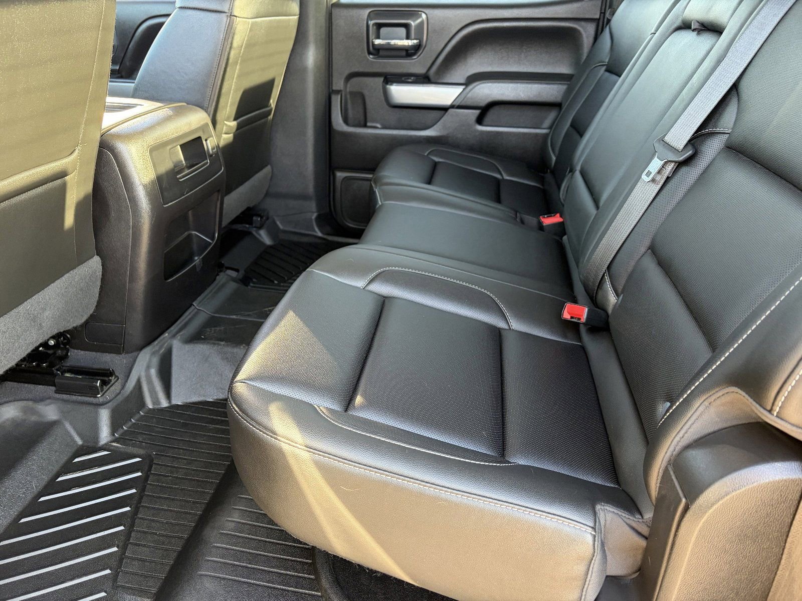 Used 2018 Chevrolet Silverado 1500 LTZ Z71 w/ Redline Edition AWD/4WD image 18