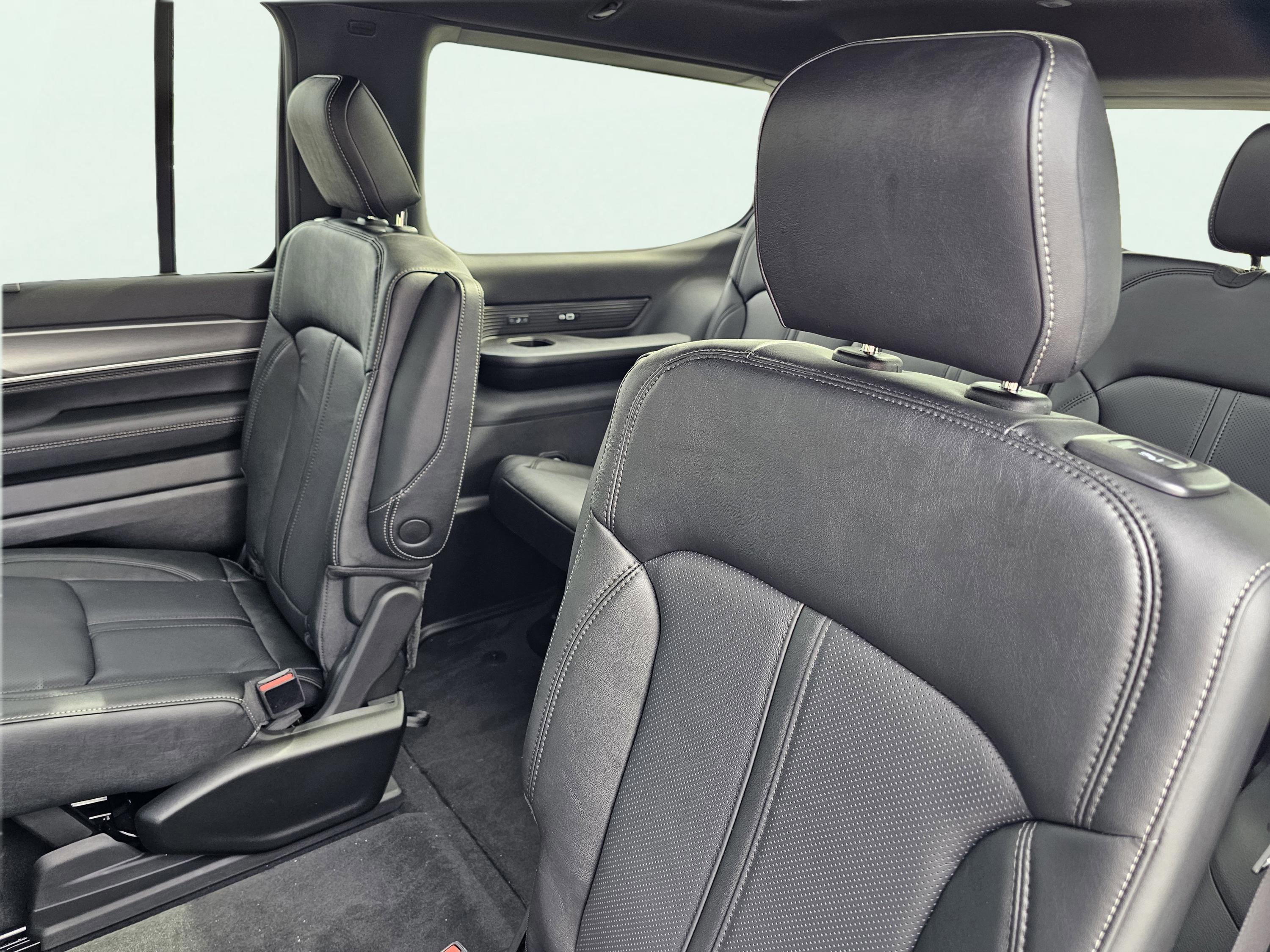 New 2026 Jeep Grand Wagoneer Limited AWD/4WD image 33