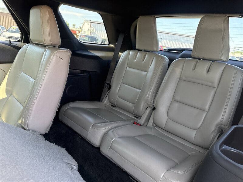 Used 2011 Ford Explorer XLT w/ 202A Rapid Spec Order Code AWD/4WD image 17