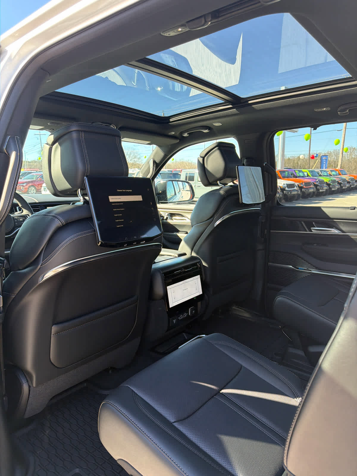 New 2026 Jeep Grand Wagoneer Summit image 13