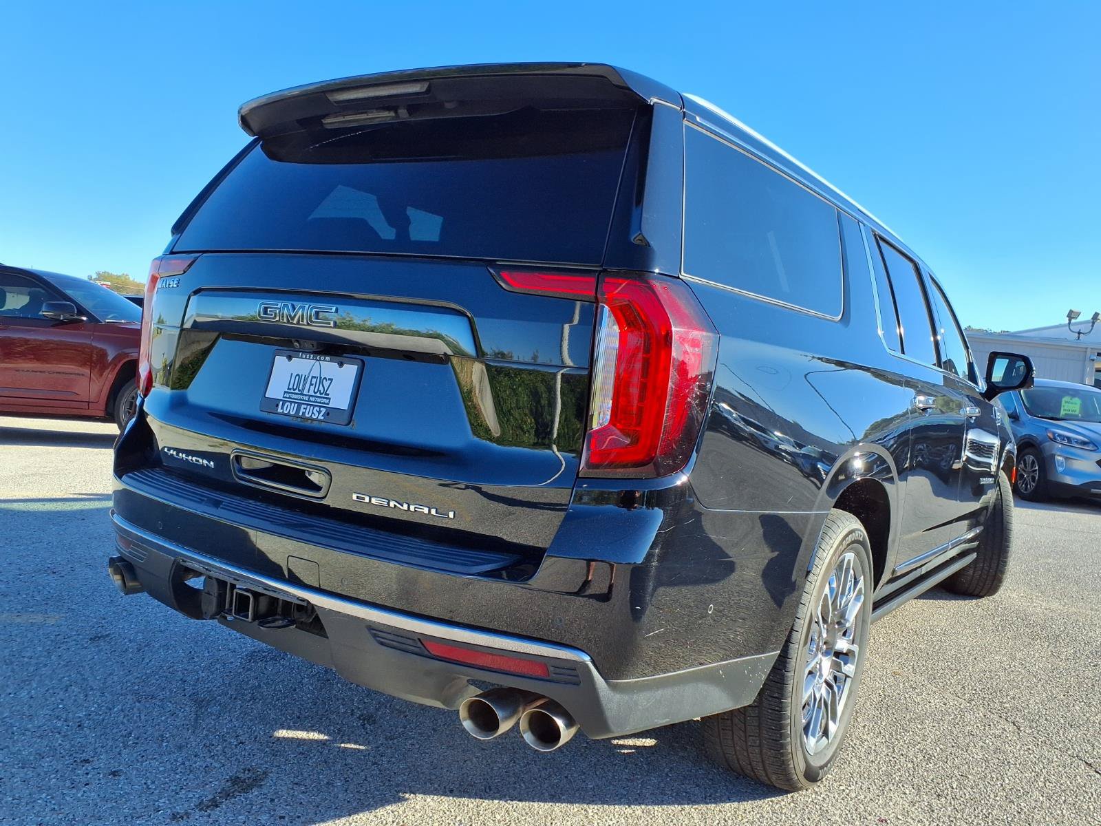 Used 2023 GMC Yukon XL Denali Ultimate AWD/4WD image 36