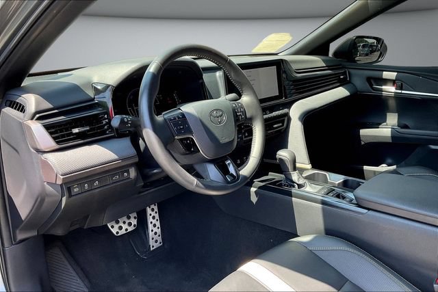 Used 2025 Toyota Camry SE FWD image 19
