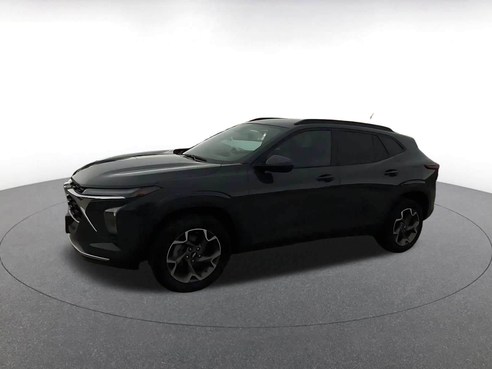 Used 2025 Chevrolet Trax LT image 8