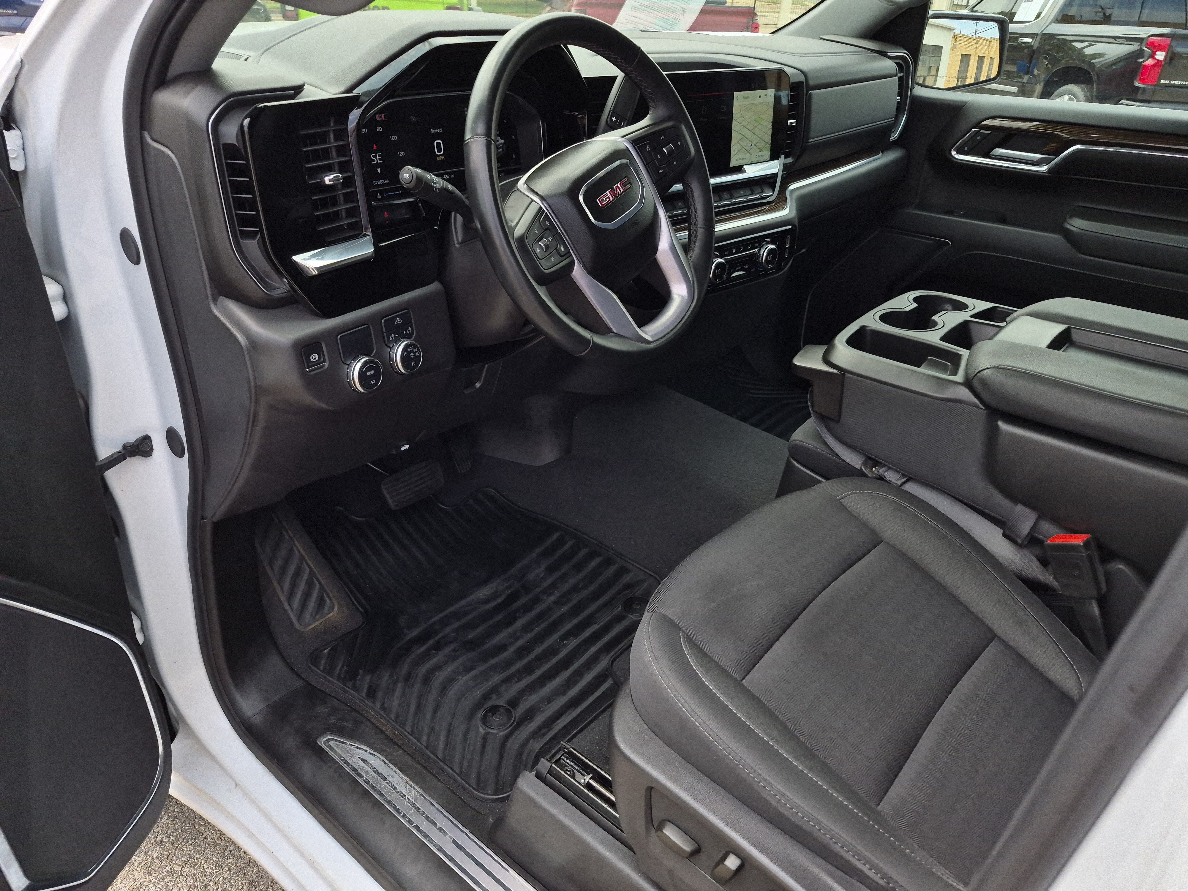 Used 2024 GMC Sierra 1500 Elevation RWD image 11
