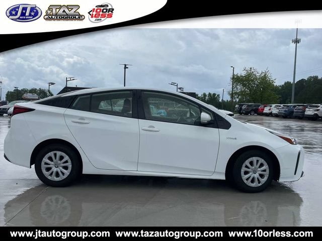 Used 2019 Toyota Prius L Eco FWD video 2