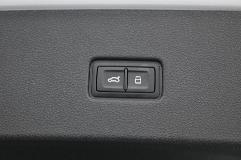 Used 2026 Audi RS Q8 performance AWD/4WD image 46
