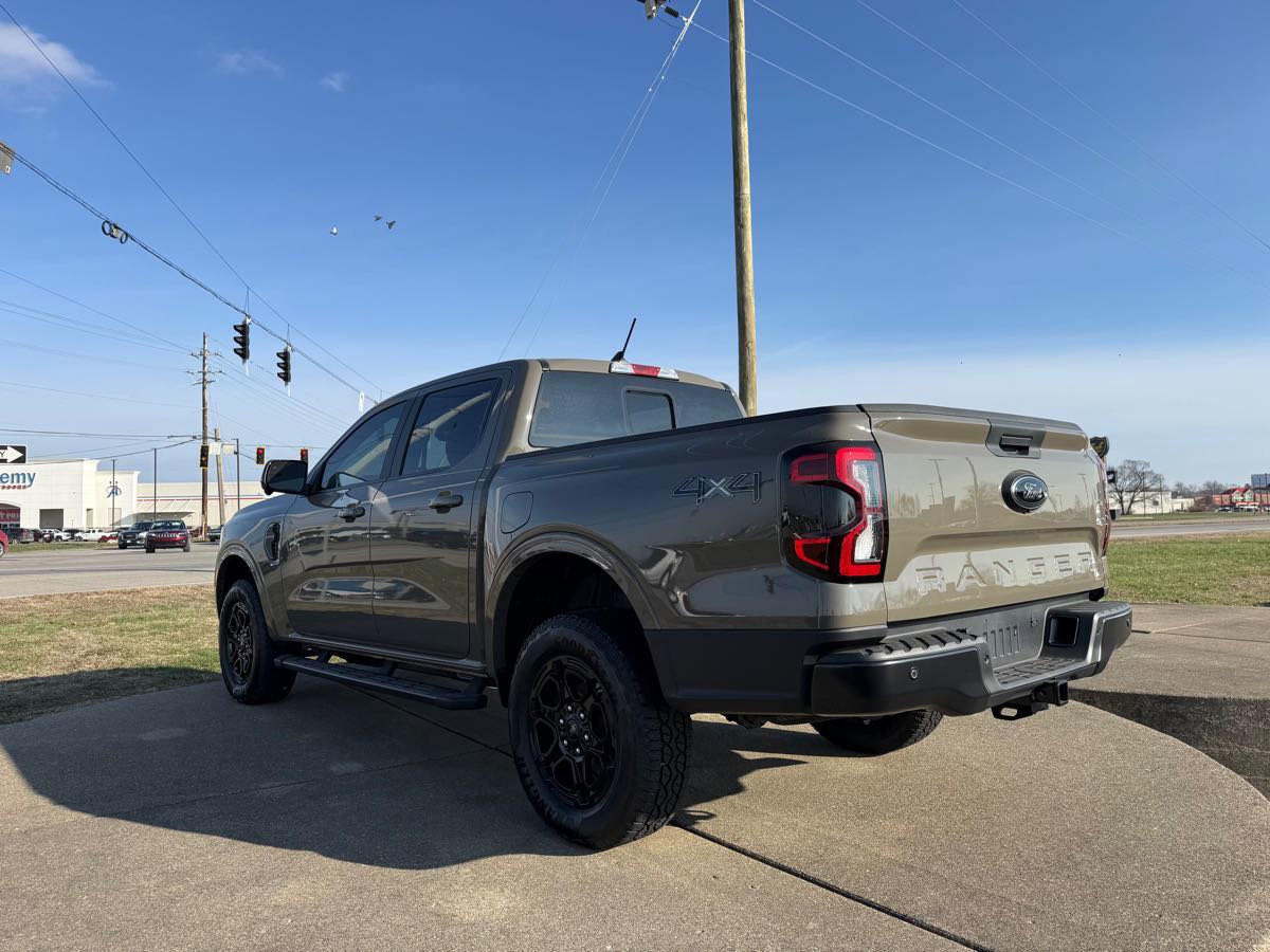 New 2025 Ford Ranger Lariat w/ Black Appearance Package image 4