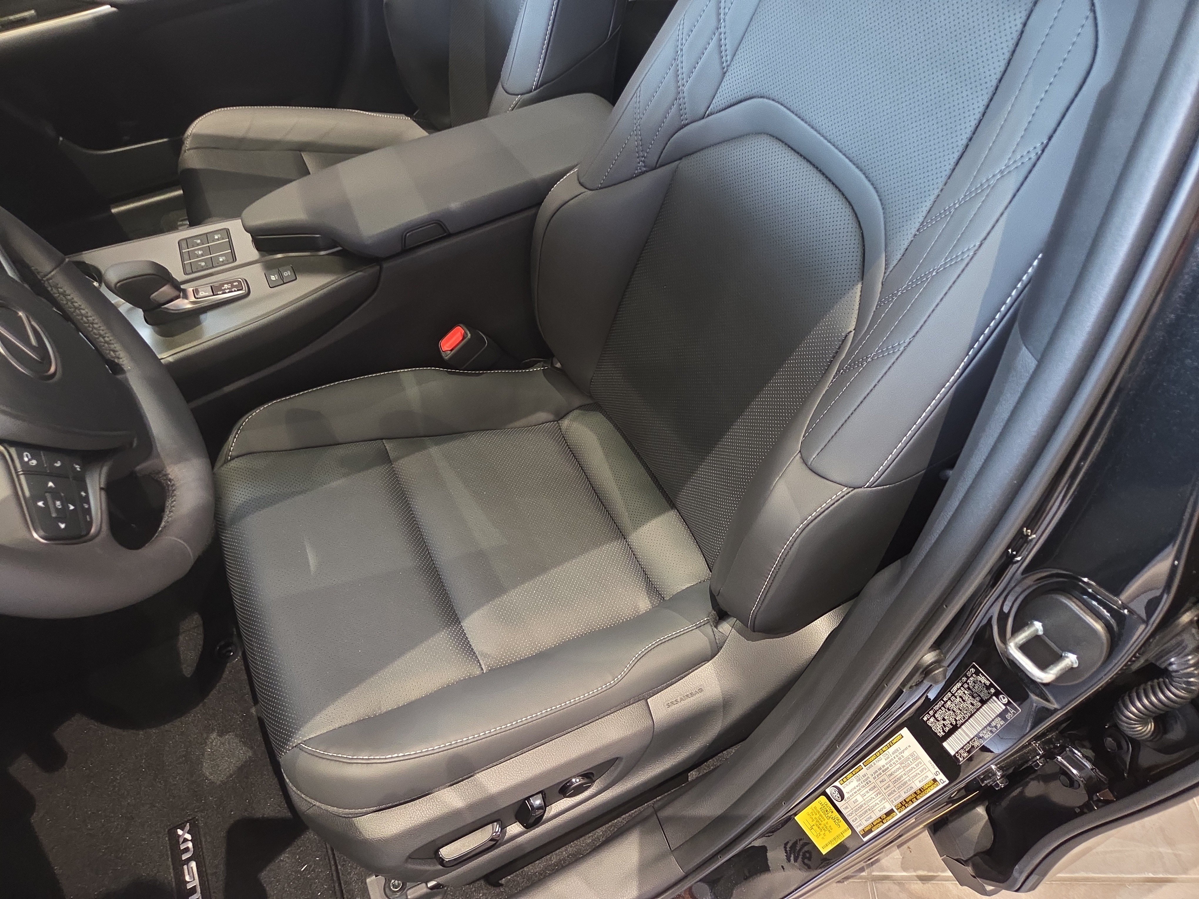 New 2026 Lexus UX 300h AWD w/ Accessory Package (2T) image 7