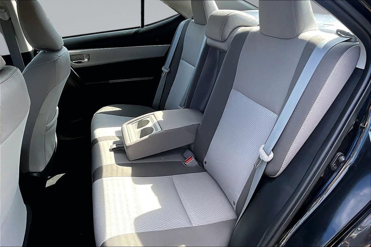 Used 2017 Toyota Corolla LE w/ Carpet Mat Package (TMS) FWD image 16