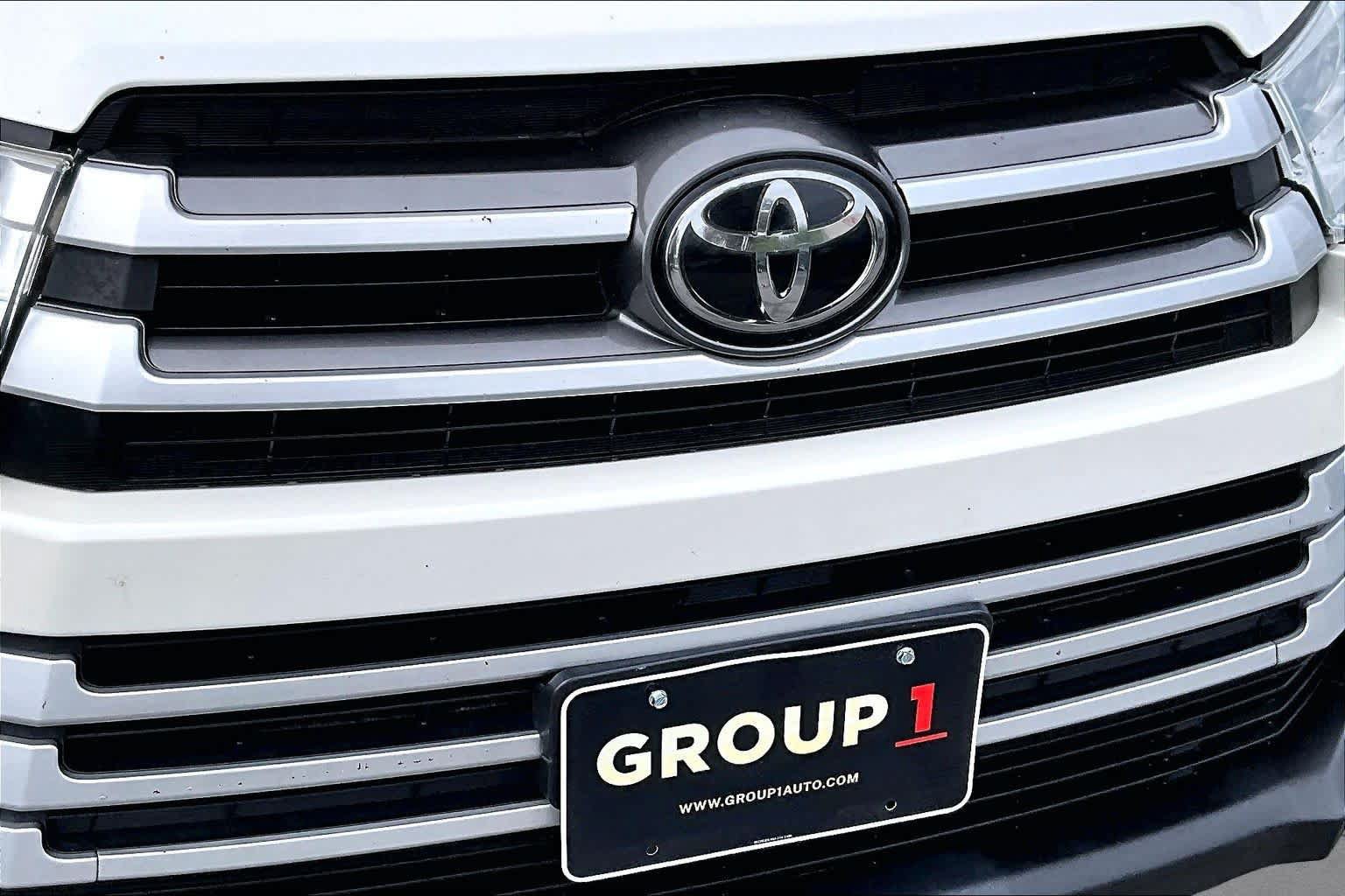 Used 2019 Toyota Highlander XLE AWD/4WD image 30