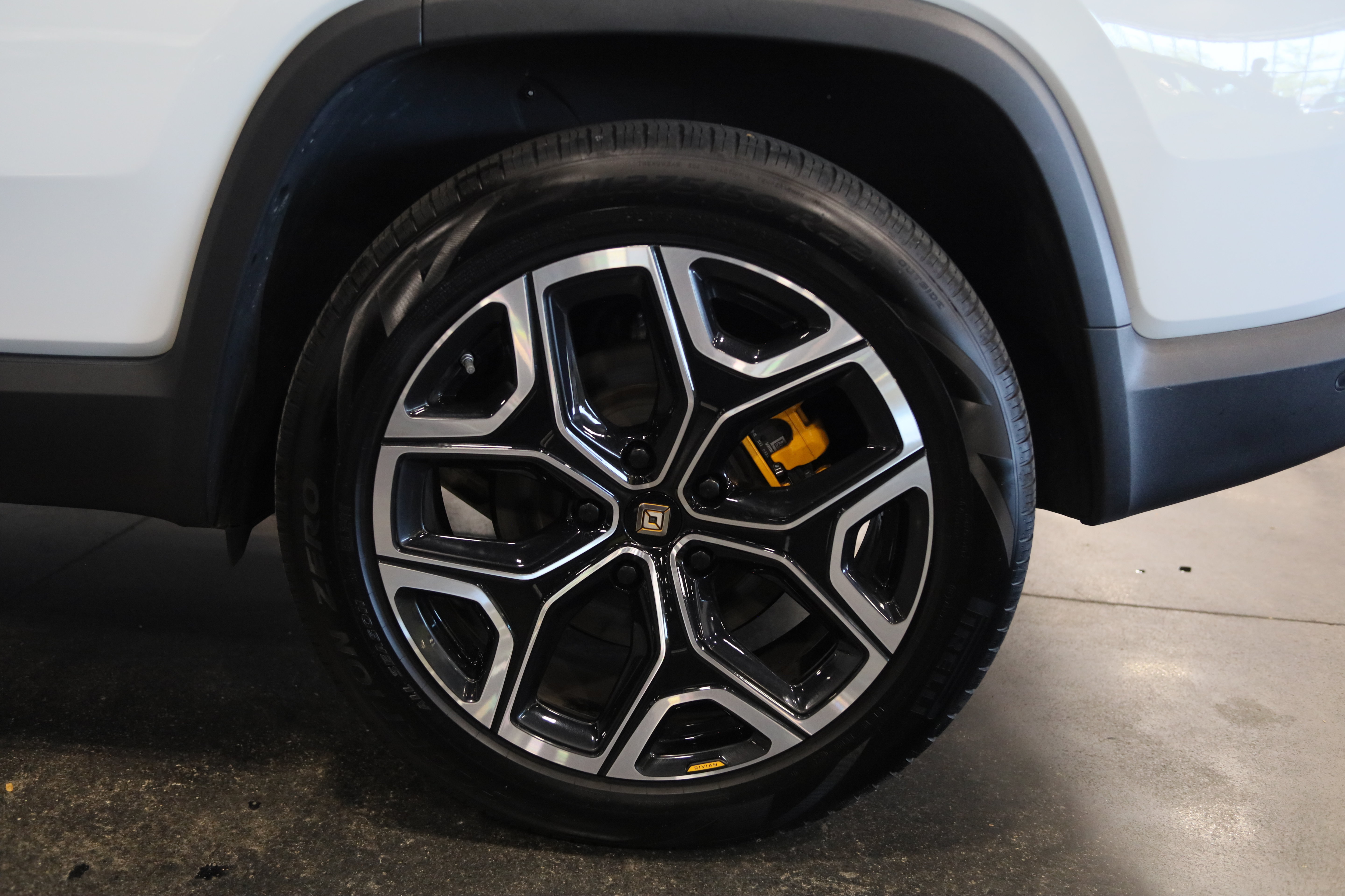 Used 2022 Rivian R1S Launch Edition Quad AWD/4WD image 11