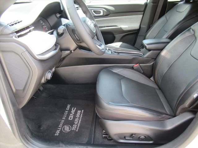 Used 2023 Jeep Compass Latitude image 16