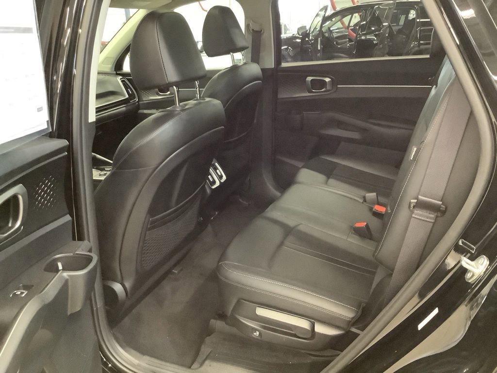 Used 2025 Kia Sorento S w/ Panoramic Sunroof Package AWD/4WD image 12