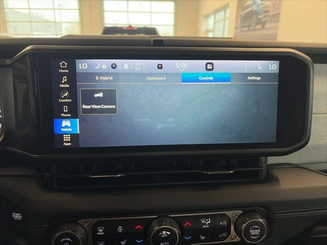 Used 2025 Jeep Wrangler Unlimited Sahara image 22