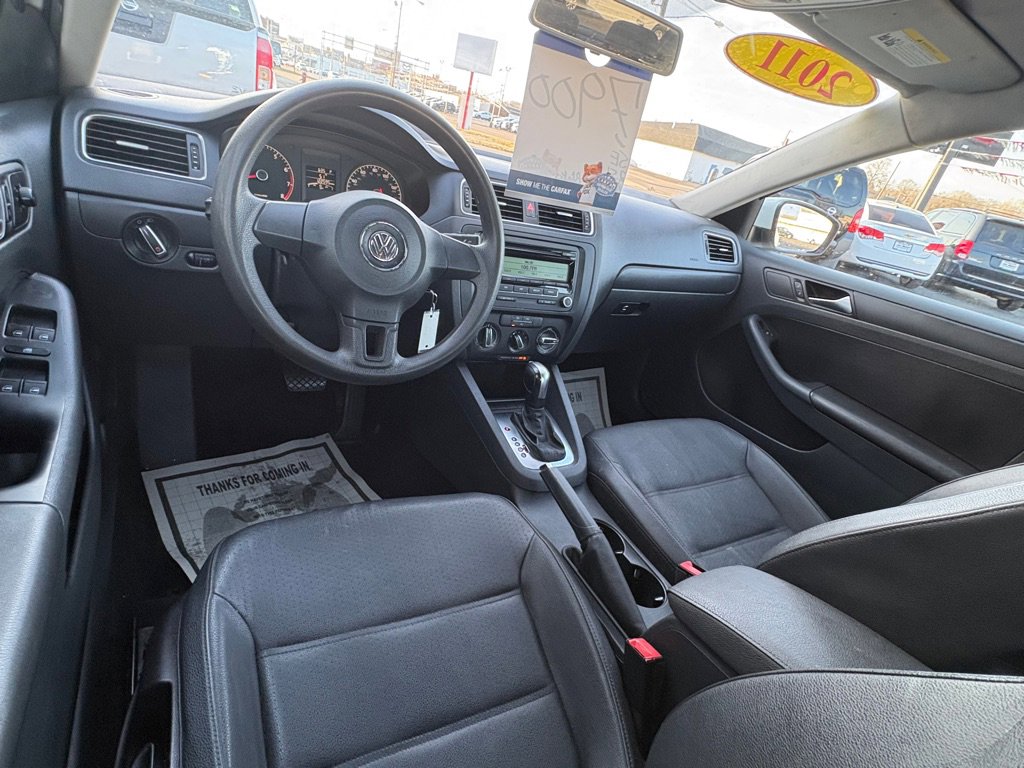 Used 2011 Volkswagen Jetta SE image 9