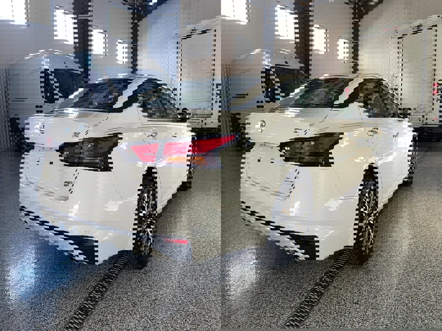 Used 2024 Nissan Altima 2.5 SV w/ SV Premium Package image 21