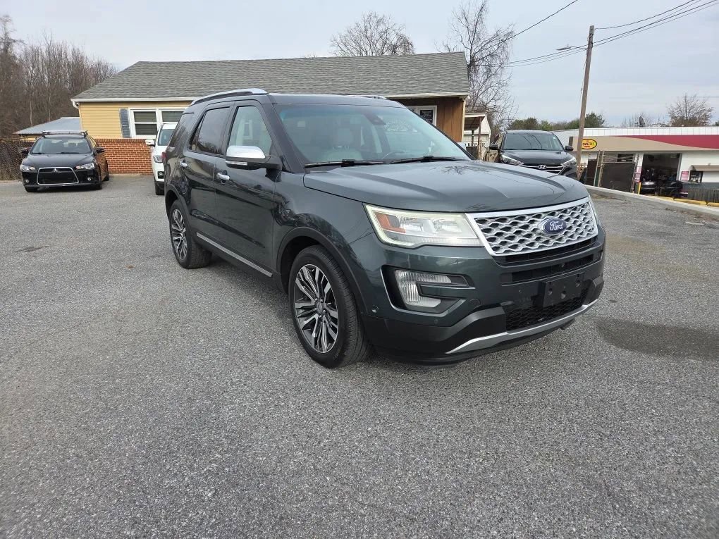 Used 2016 Ford Explorer Platinum image 3