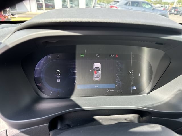 Used 2025 Volvo XC40 B5 Plus w/ Protection Package Premier AWD/4WD image 11