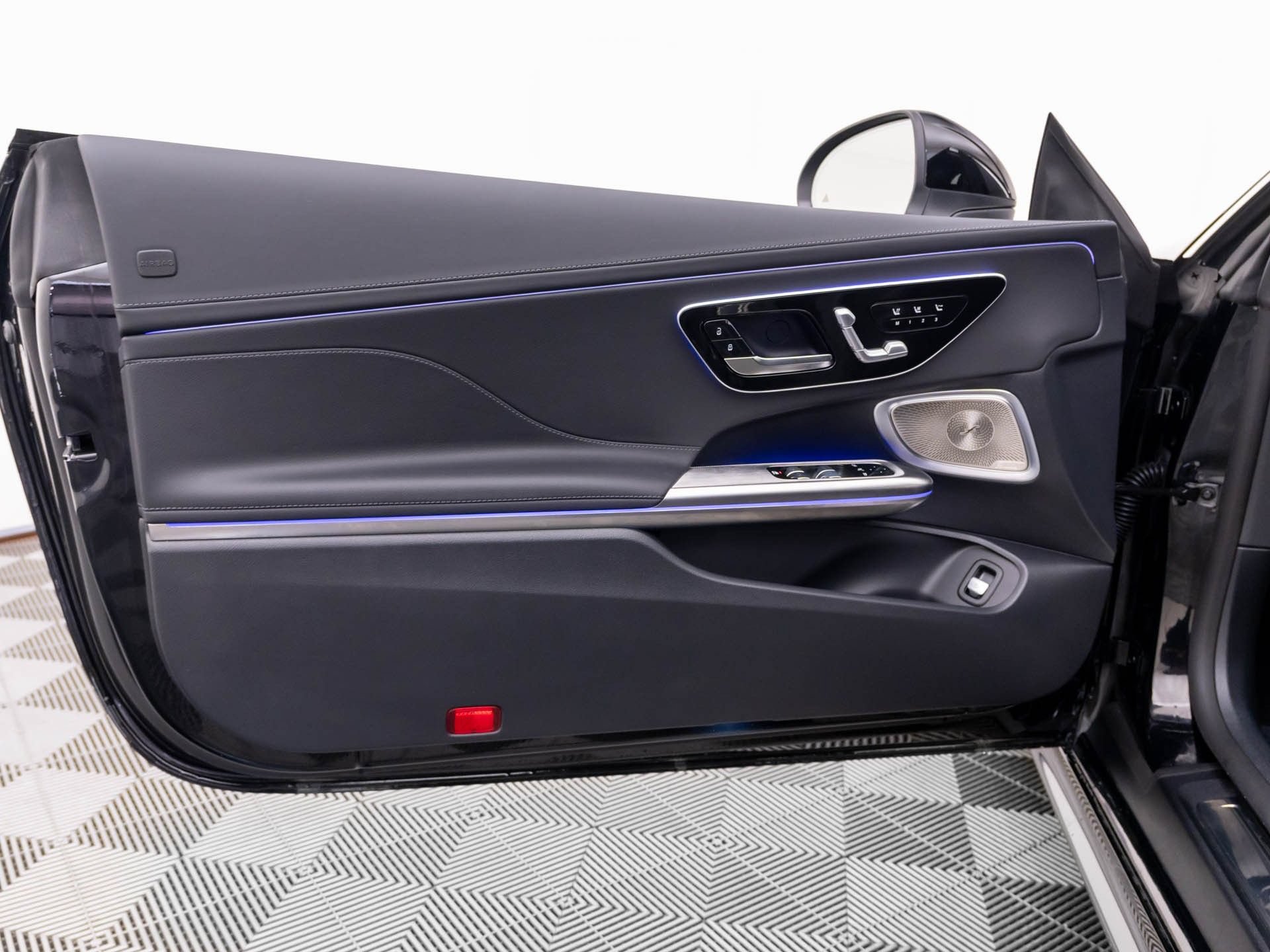 Used 2027 Mercedes-Benz CLE 450 4MATIC Cabriolet image 11