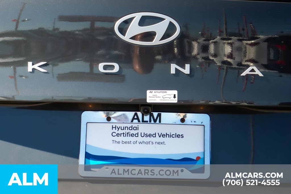 Certified 2025 Hyundai Kona SEL image 9