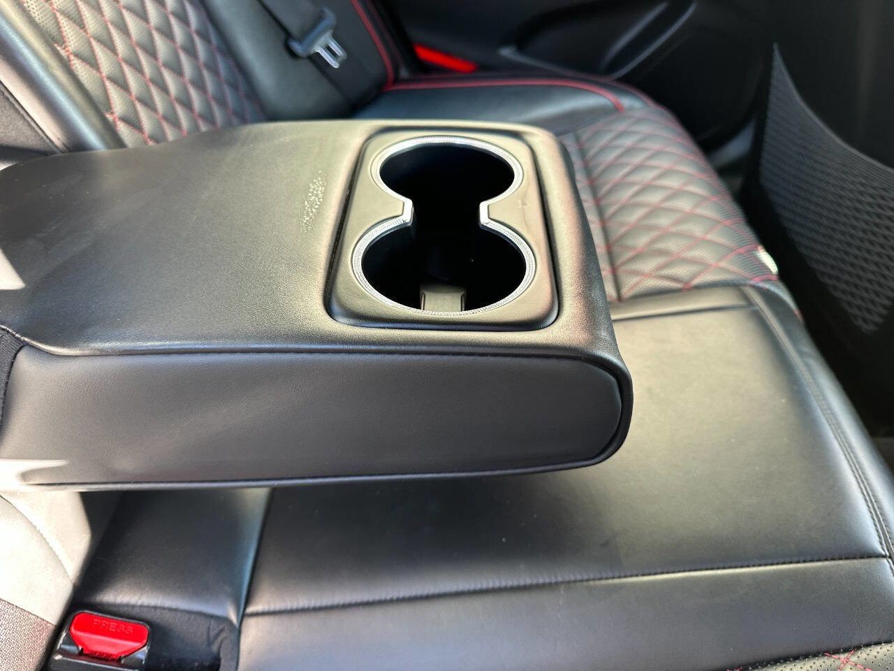 Used 2019 Genesis G70 2.0T Advanced w/ Sport Package image 26