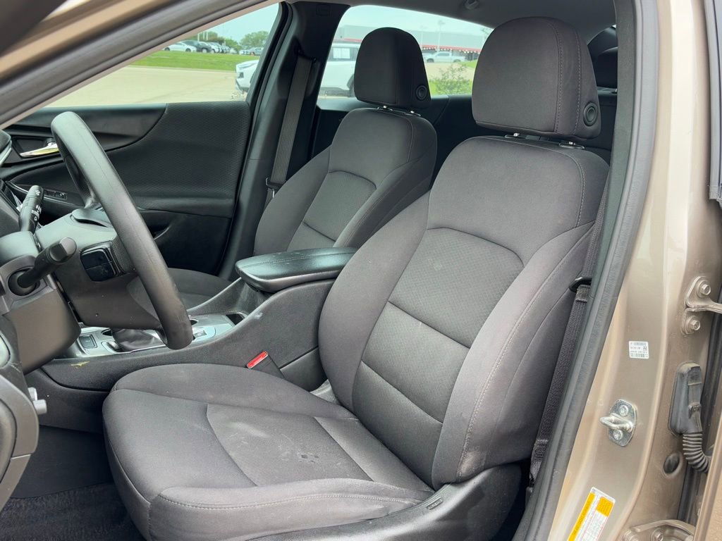 Used 2022 Chevrolet Malibu LT FWD image 11