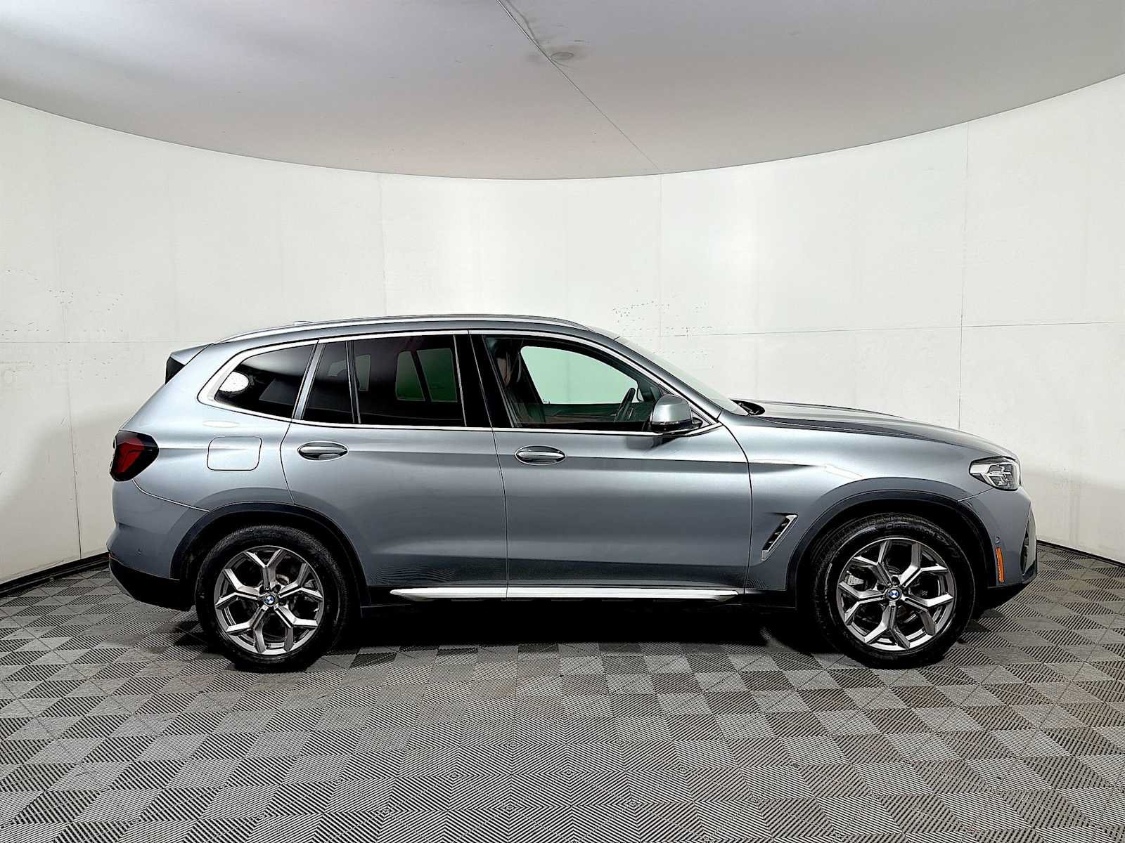Used 2024 BMW X3 xDrive30i w/ Convenience Package AWD/4WD image 7