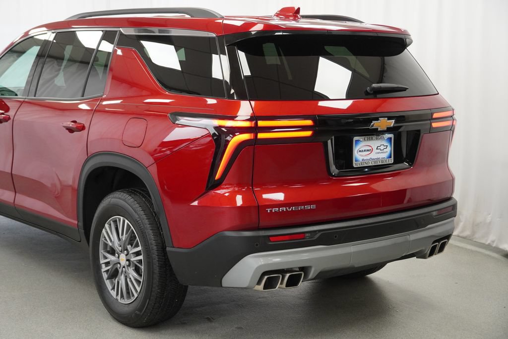Used 2025 Chevrolet Traverse LT w/ Driver Confidence Package FWD image 37