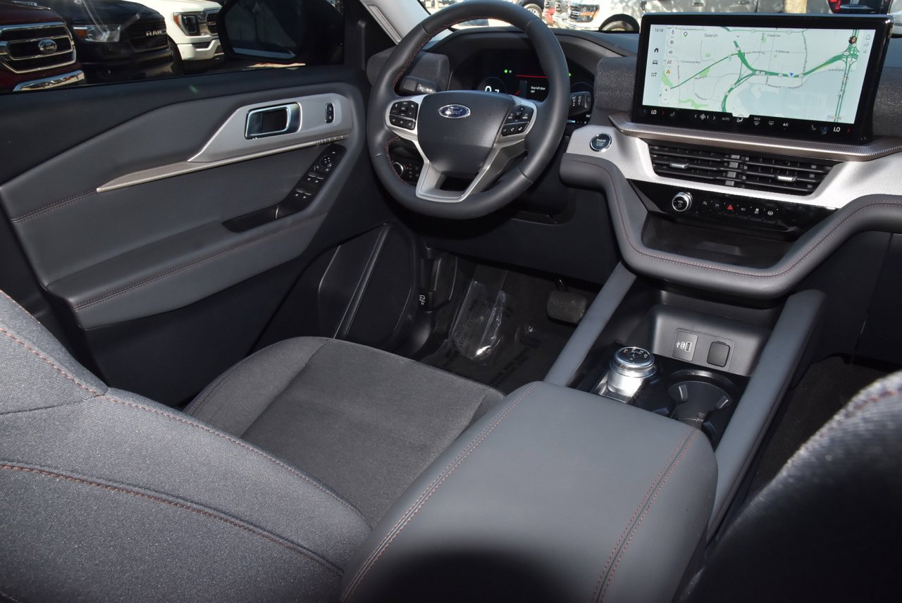 Certified 2026 Ford Explorer Active RWD image 16