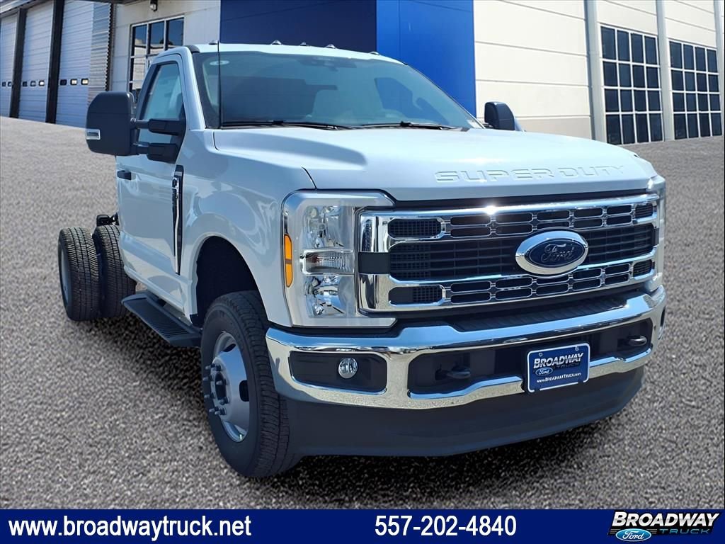 New 2025 Ford F350 XL w/ XL Chrome Package image 1