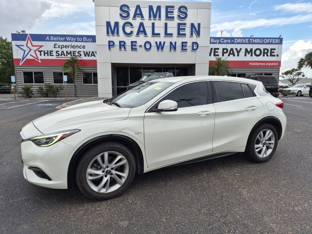 Used 2018 INFINITI QX30 FWD image 1