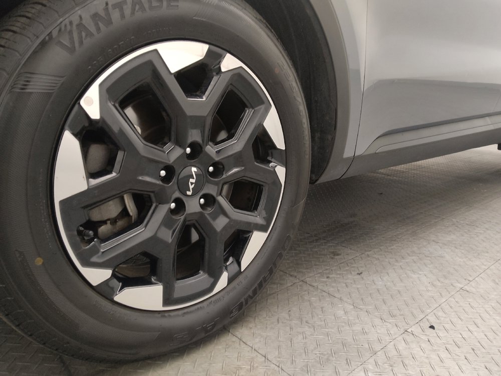 Used 2024 Kia Sorento S image 31