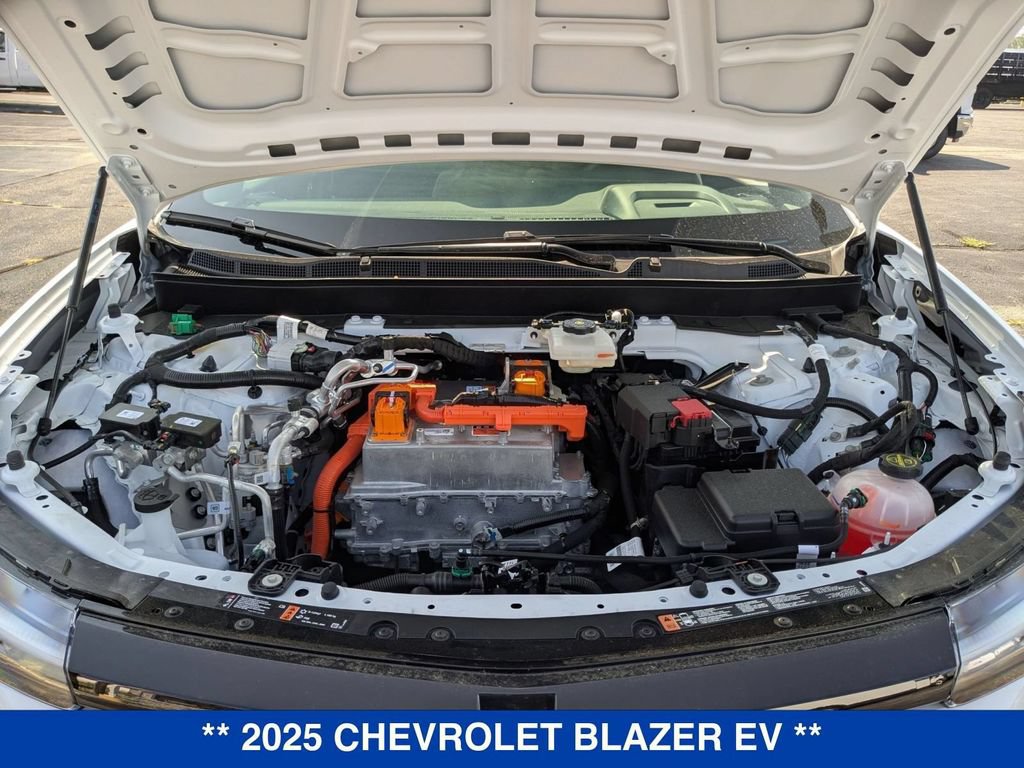 New 2025 Chevrolet Blazer EV LT AWD/4WD image 31