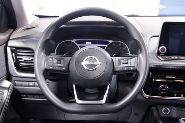 Used 2023 Nissan Rogue SV image 14