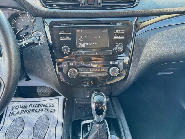 Used 2018 Nissan Rogue Sport SV AWD/4WD image 12
