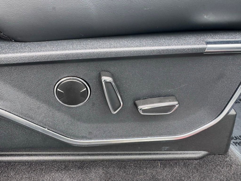 Used 2025 Ford F150 Raptor image 28