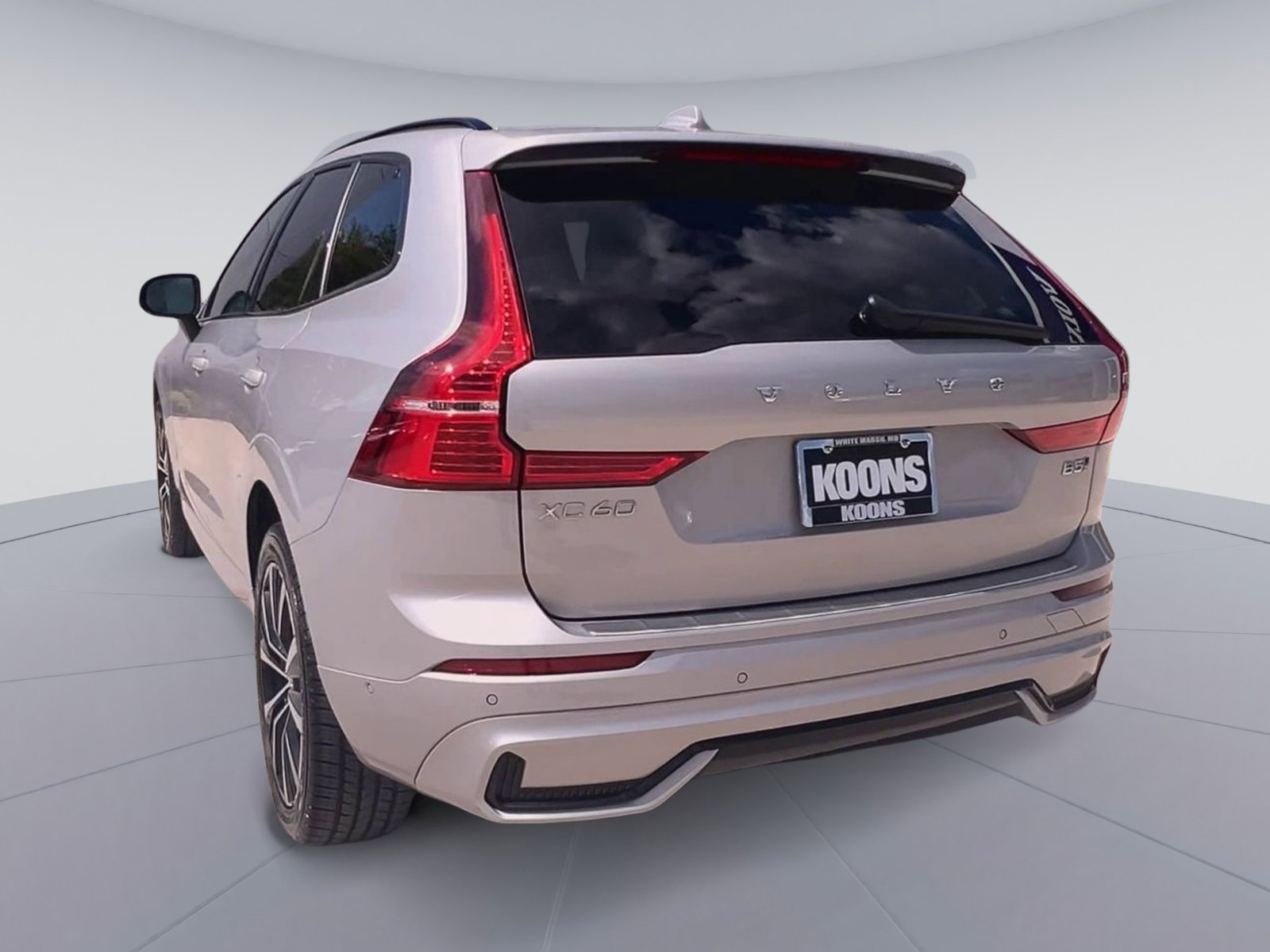Certified 2023 Volvo XC60 B5 Plus w/ Protection Package Premier AWD/4WD image 10