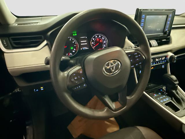 Used 2021 Toyota RAV4 XLE AWD/4WD image 12